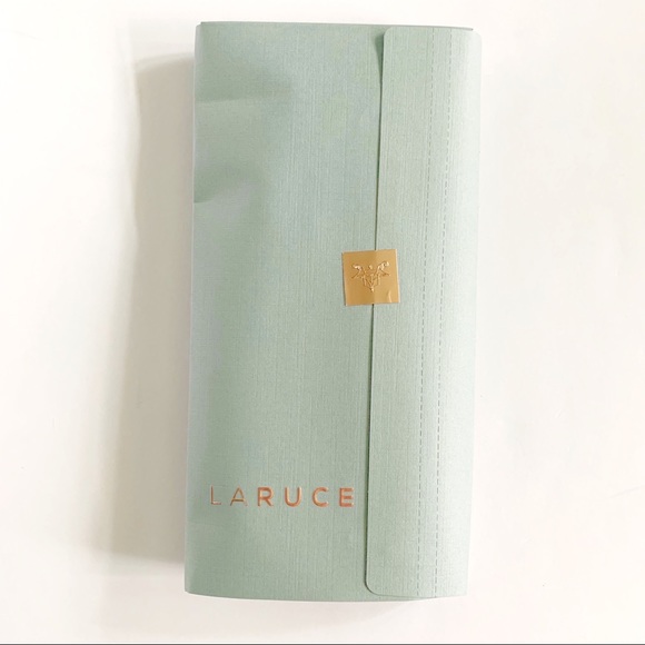 LARUCE Essentials Brush Set - Picture 4 of 6